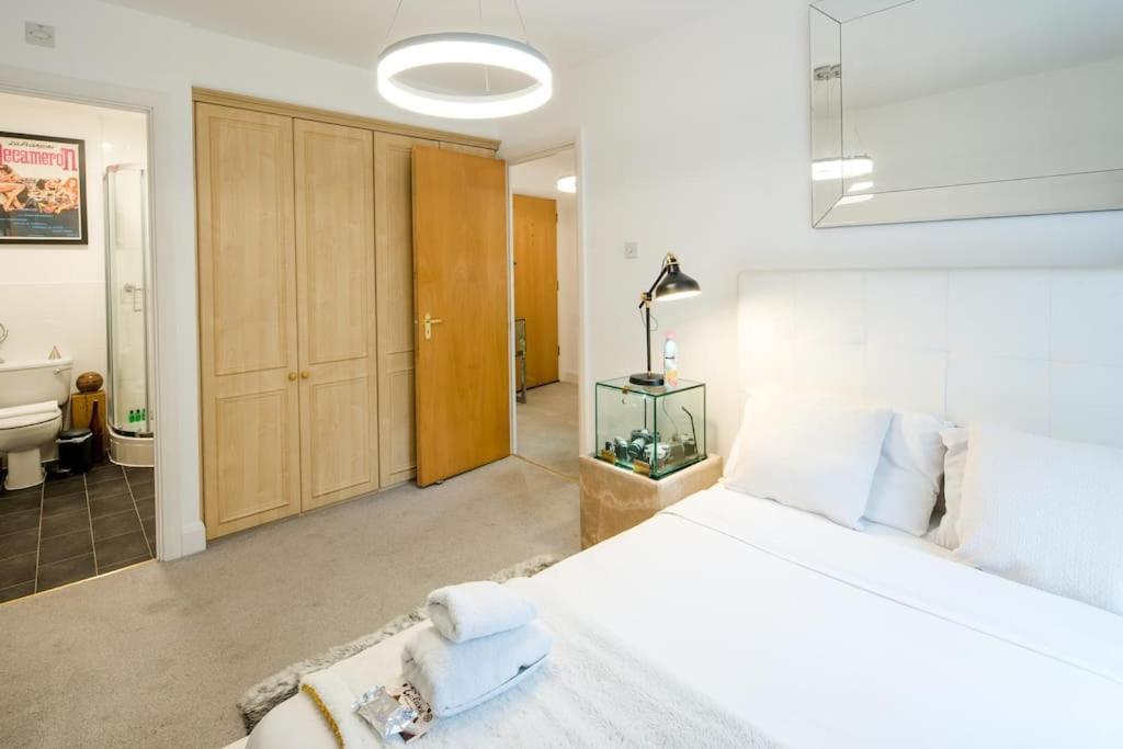 Superb Cozy Flat In Lovely Area Apartment