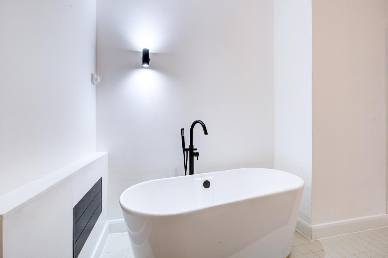 Appartement Stylish 1br Unit, Super Fast Internet, Gated Complex - Near Queen's Park! *