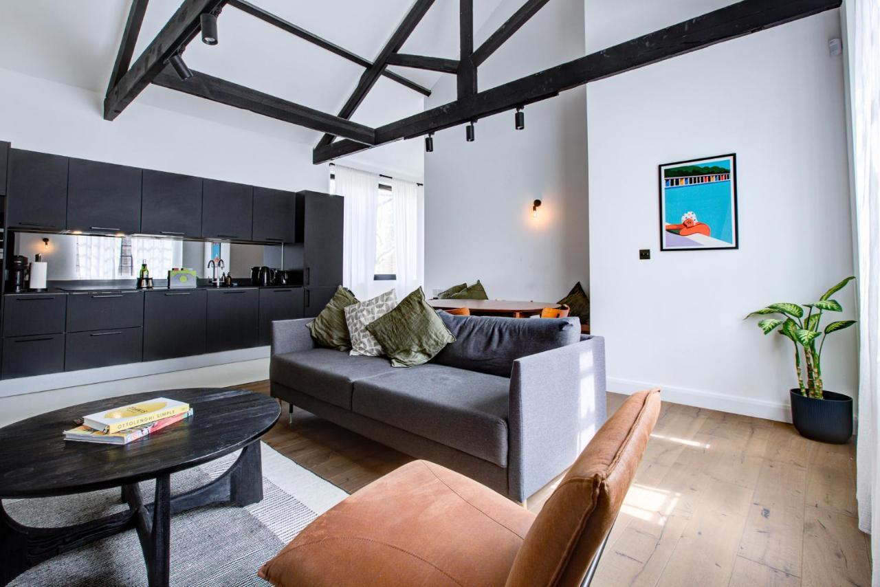 Stylish 1br Unit, Super Fast Internet, Gated Complex - Near Queen's Park! Apartment