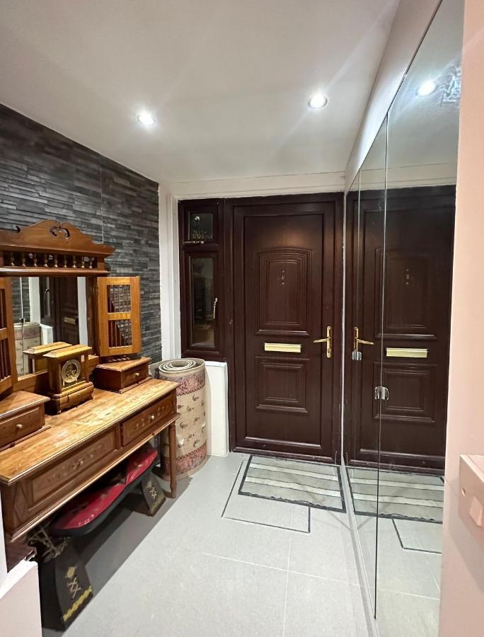 Retreat To A Stylish Ensuite In Londres