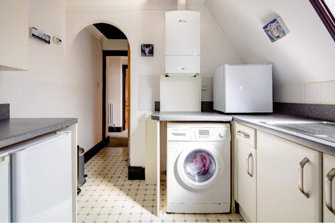 Spacious 2 Mins From Station Londres