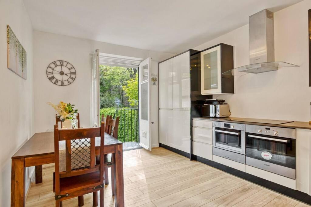 Charming Earls Court Apartamento *