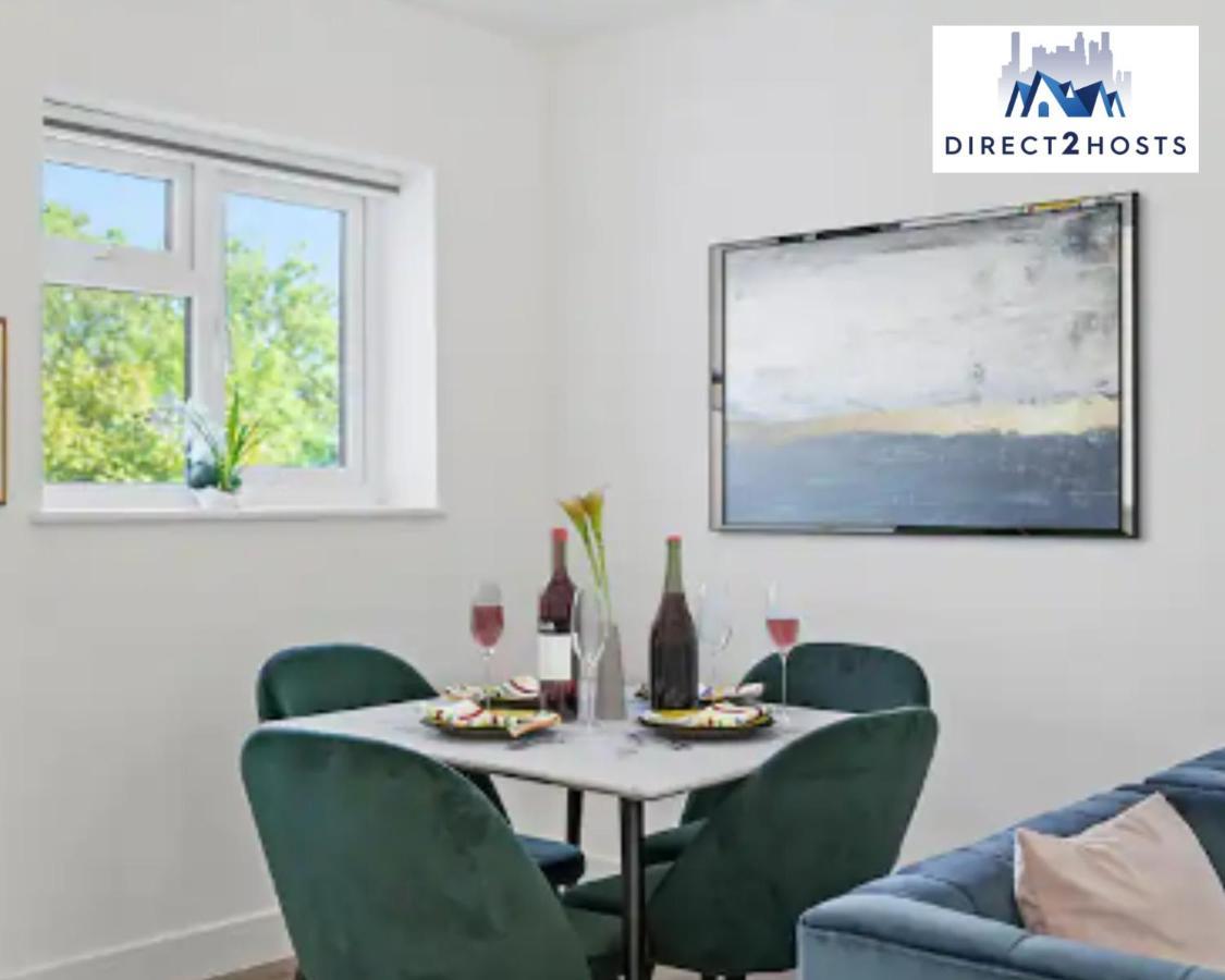 Three Bedroom Beautiful & Comfy Acton Gem By Direct2hosts With King Beds & Free Parking! Appartement Londres