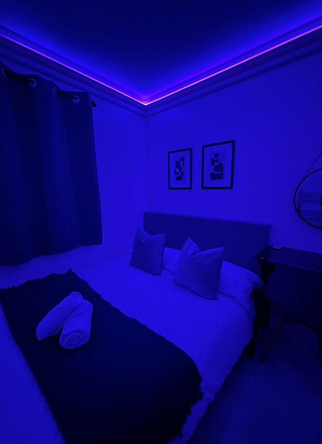 Modern Single In Kensington * Londres