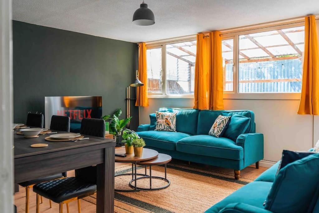 Contractor Base With Pool Table