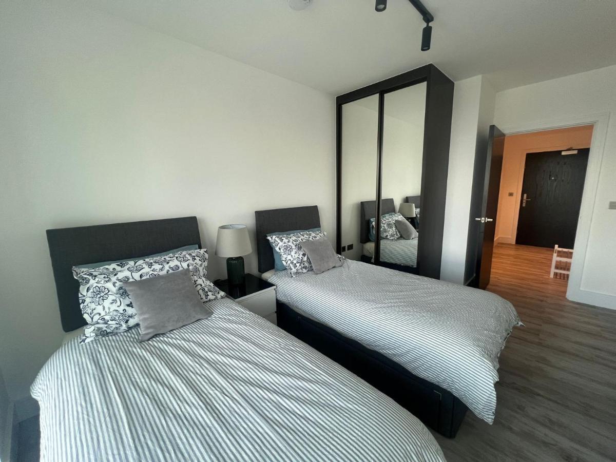 One West Point , Icon Tower Apartamento