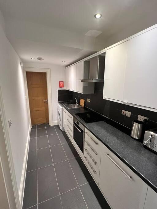 Specious In Bayswater Apartamento *