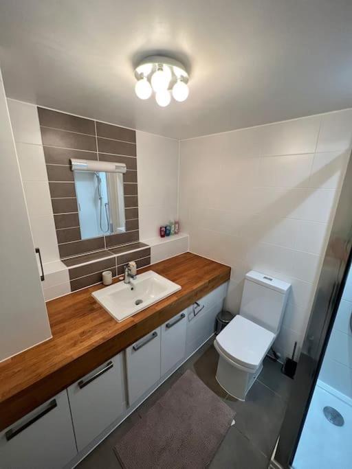 Specious In Bayswater Apartamento