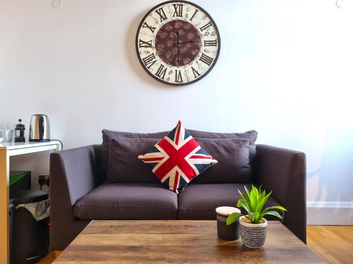 Spacious Studio In Old St Apartamento Londres