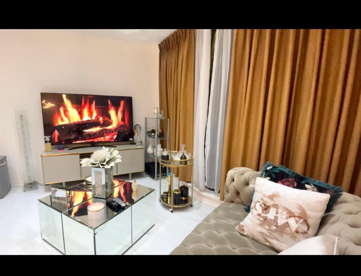 Spacious One Bedroom Ft In King's Cross *