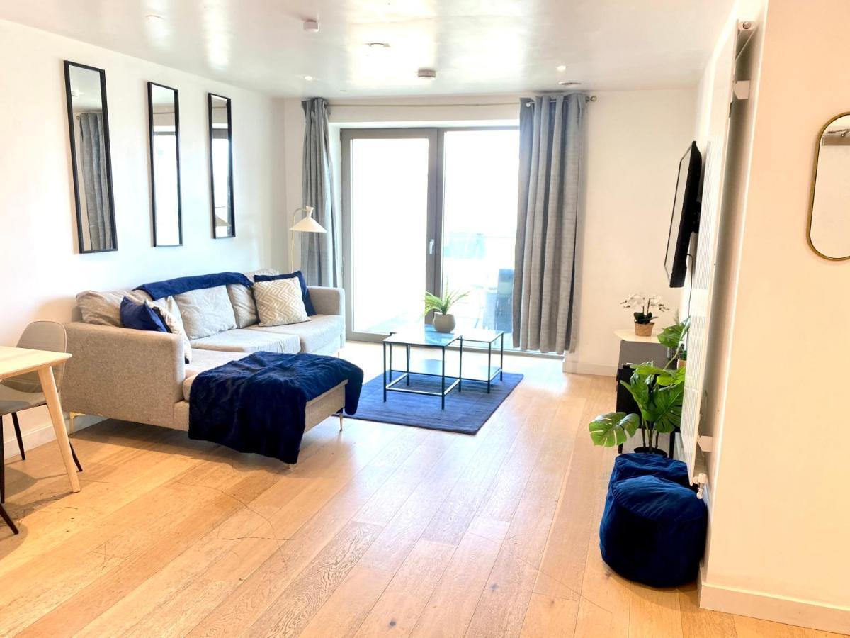 Md : Stunning 2 Bedroom 2 Bath - Royal Docks Londen