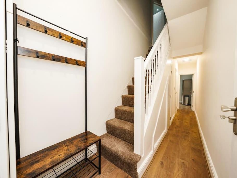 Appartement Newly Renovated Modern 4 Bed 3 Bath *