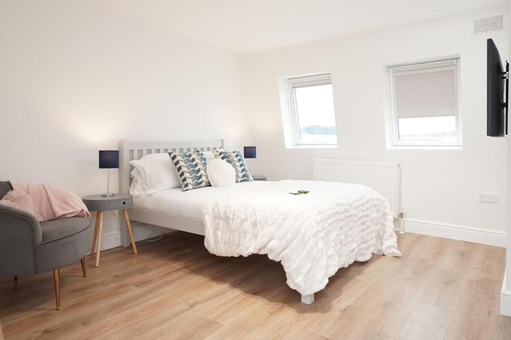 Apartment Newly Renovated Modern 4 Bed 3 Bath London
