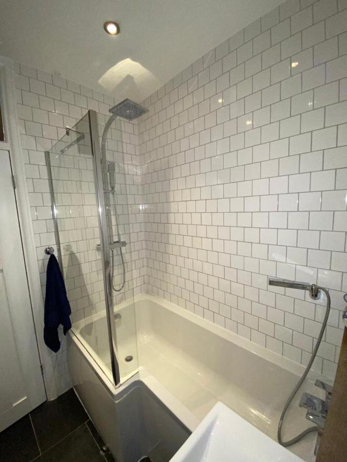 Three Bedroom Family With Garden In Walthamstow * Londres