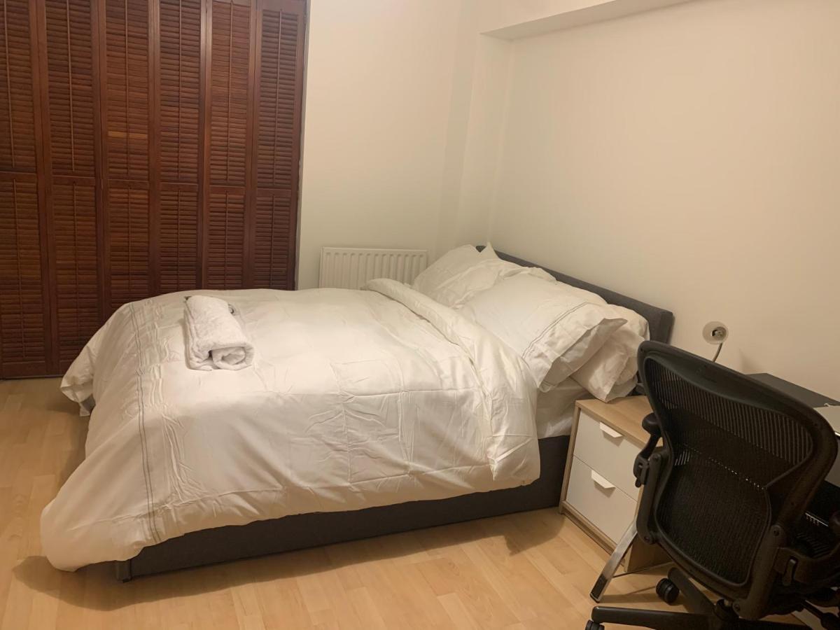 Appartement Lovely Room, Free Parking In Private Gated Place