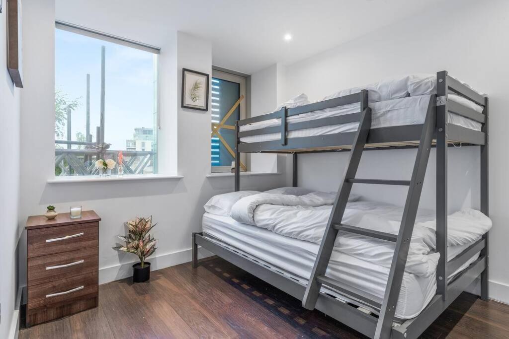 Sleep 7 20 Mins From Waterloo Bp8 Apartment *