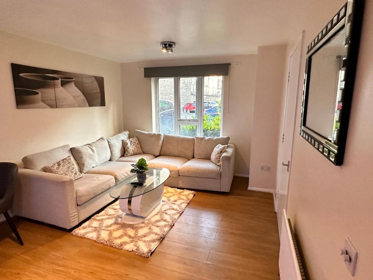 A Beautiful One Bedroom Within The Heart Of London..fully Furnished Close To Social Amenities.. * Londres