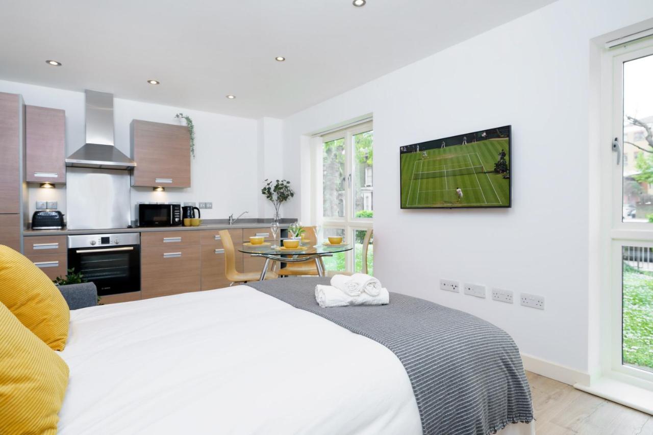 Cosy Near Stratford, O2 And Canary Wharf Apartment
