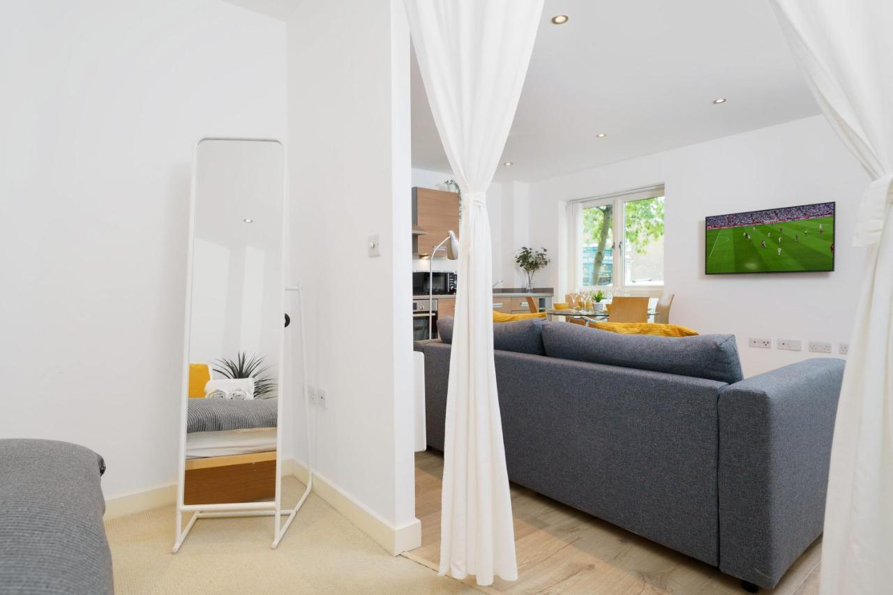 Cosy Near Stratford, O2 And Canary Wharf Apartment *
