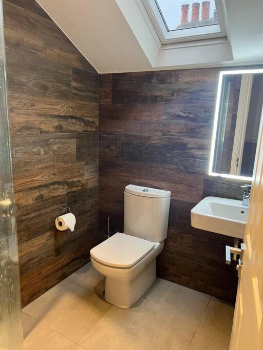 Four Bedroom Modern Victorian Wandsworth House Ferienhaus