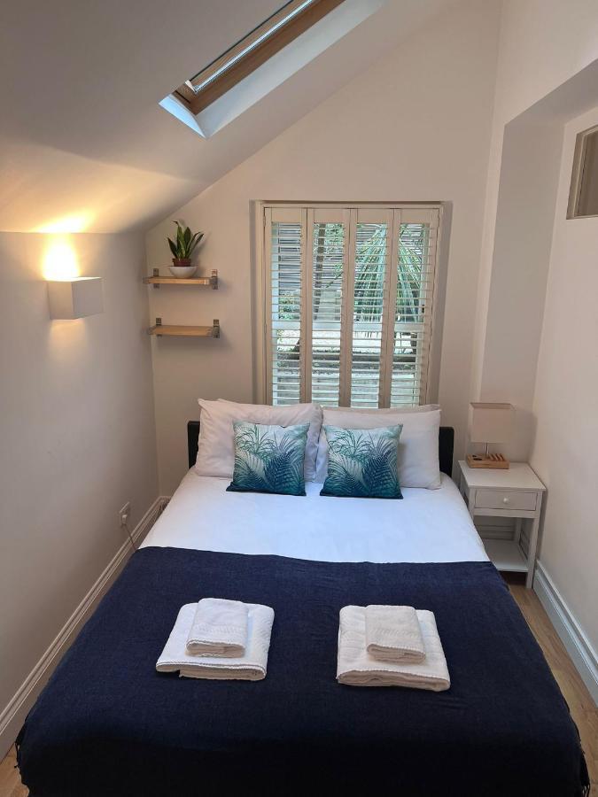 Apartamento Bright 2-bed Garden Flat With Skylights In Chelsea