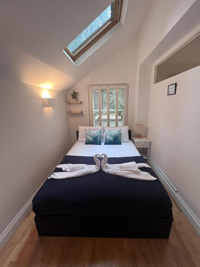 Bright 2-bed Garden Flat With Skylights In Chelsea Londres