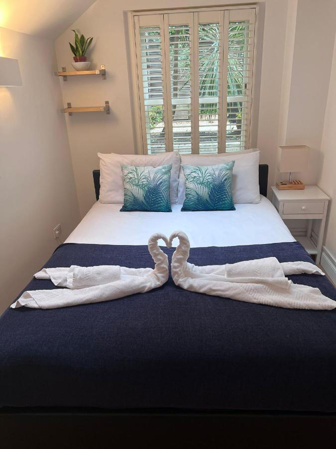 Bright 2-bed Garden Flat With Skylights In Chelsea Londres
