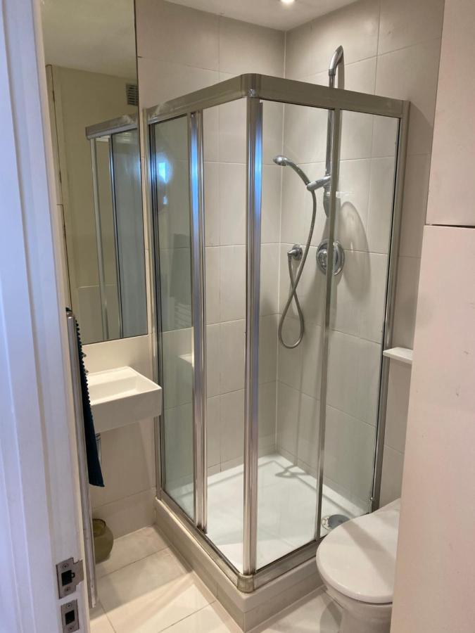Central Flat In Putney London