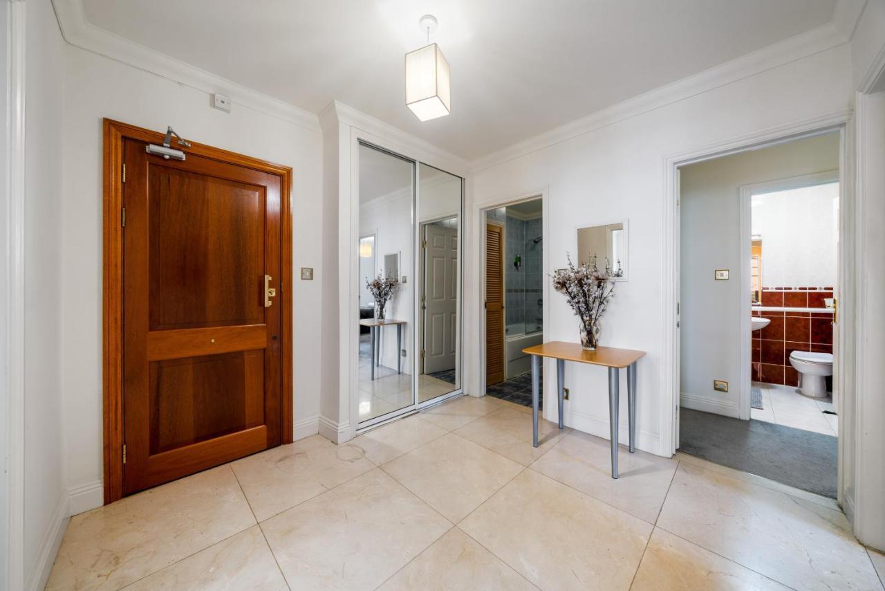 Terrific 2 Bed 2 Bath Apt With Gym & Roof Terrace -12 Mins From