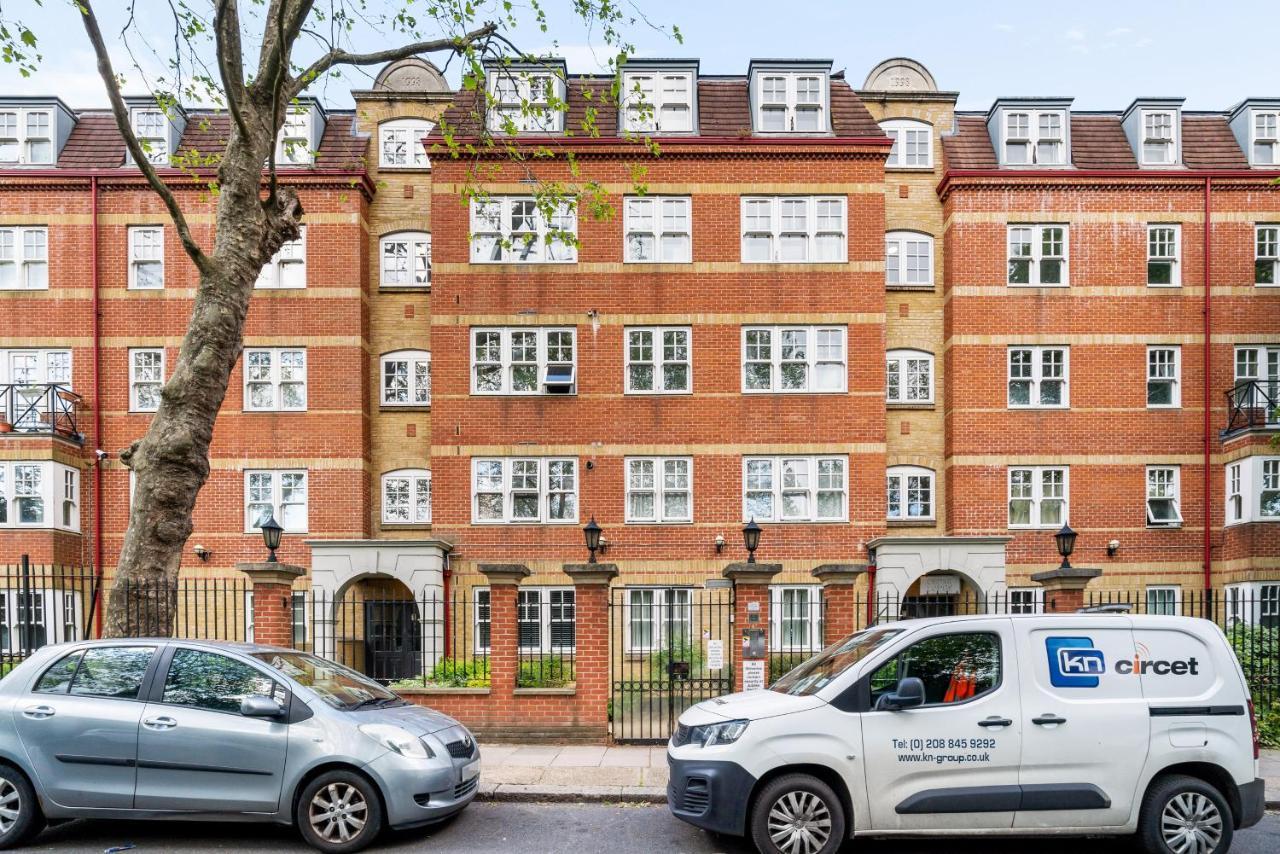 Terrific 2 Bed 2 Bath Apt With Gym & Roof Terrace -12 Mins From London