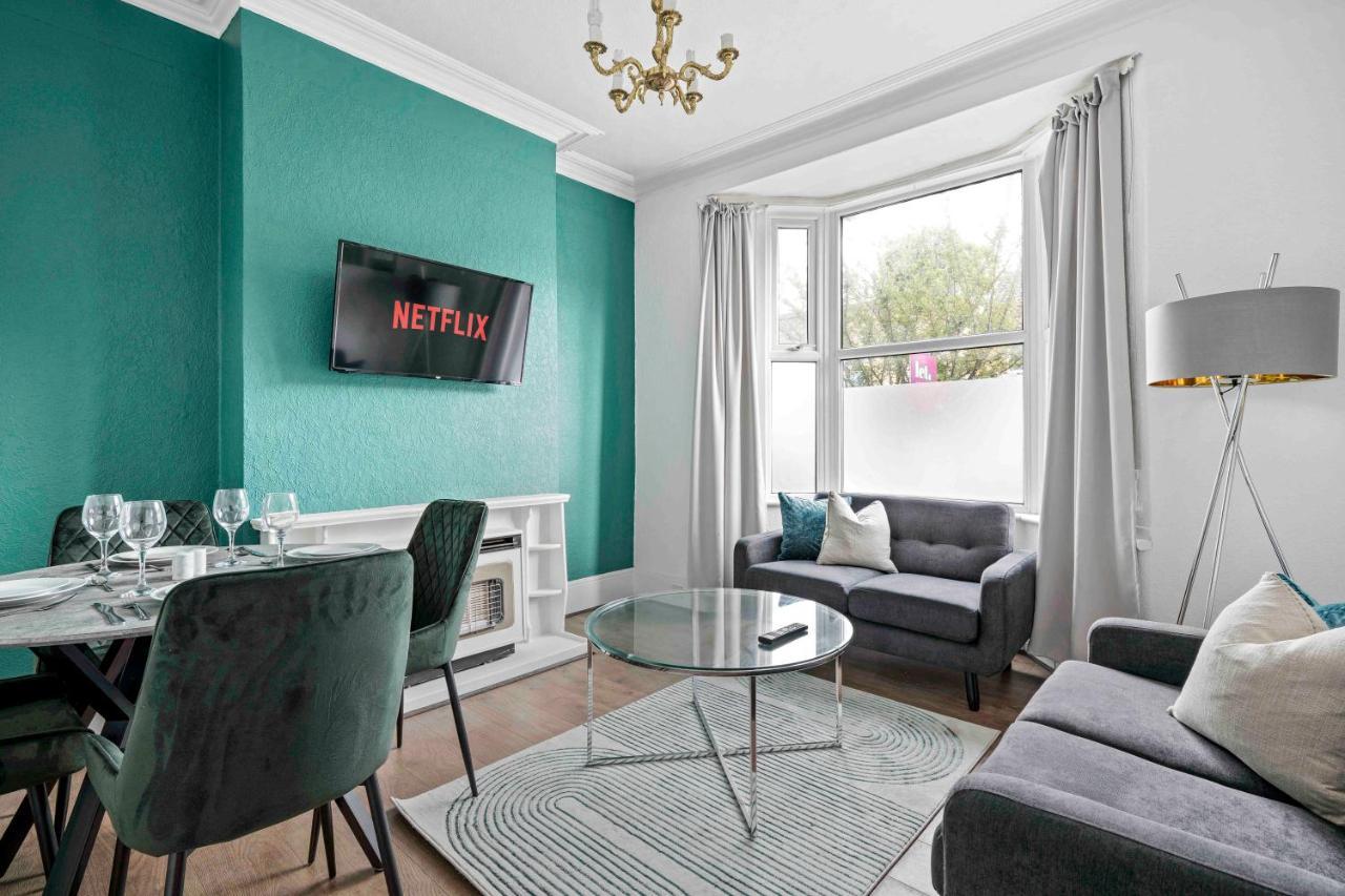 Hébergement de vacances Parea Living - Hackney, 4-bedroom Victorian House W Big Garden