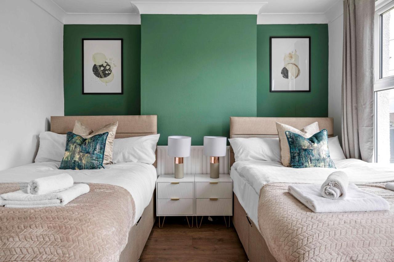 Parea Living - Hackney, 4-bedroom Victorian House W Big Garden Hébergement de vacances