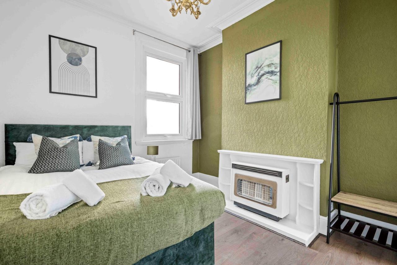 Hébergement de vacances Parea Living - Hackney, 4-bedroom Victorian House W Big Garden
