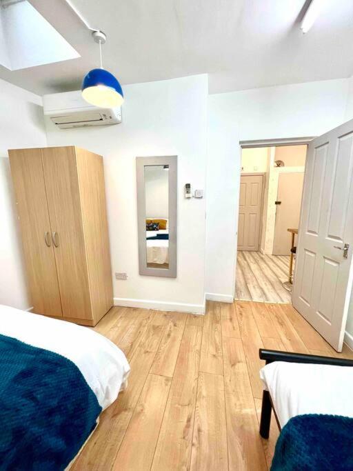 Trendy One Bedroom Flat In Apartamento Londres