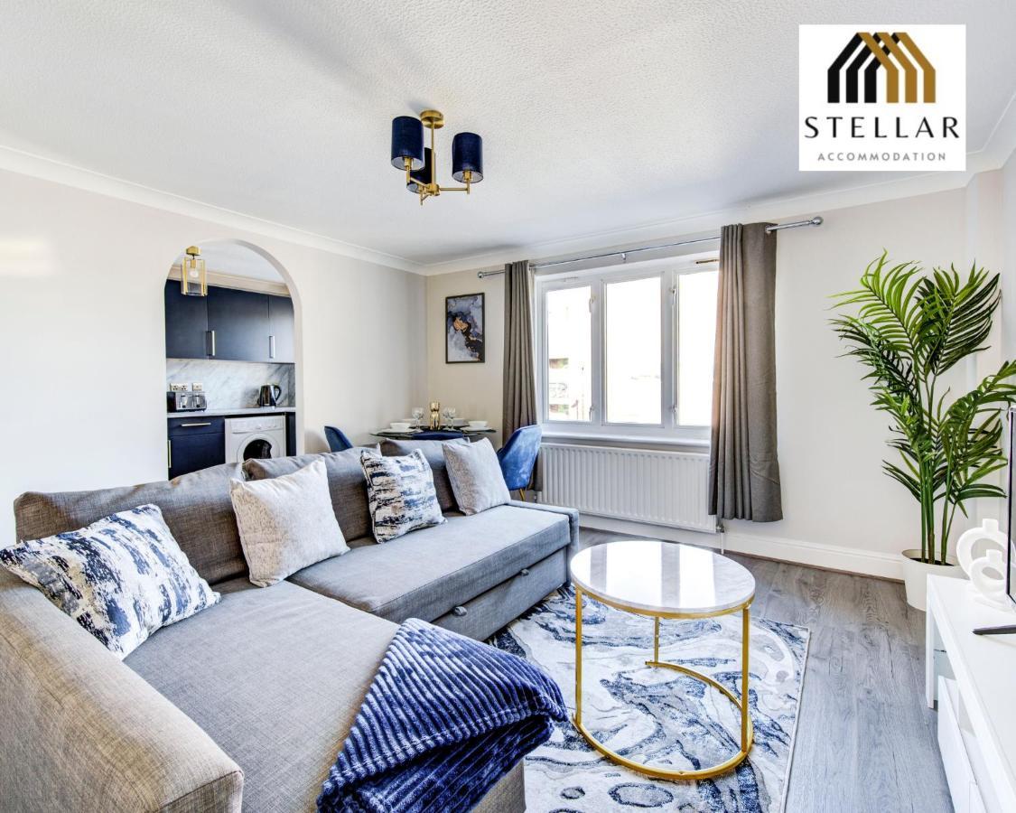 Luxury One Bedroom Newly Refurbished By Stellar Short Lets & Serviced Canary Wharf Manchester Leisure * Londres