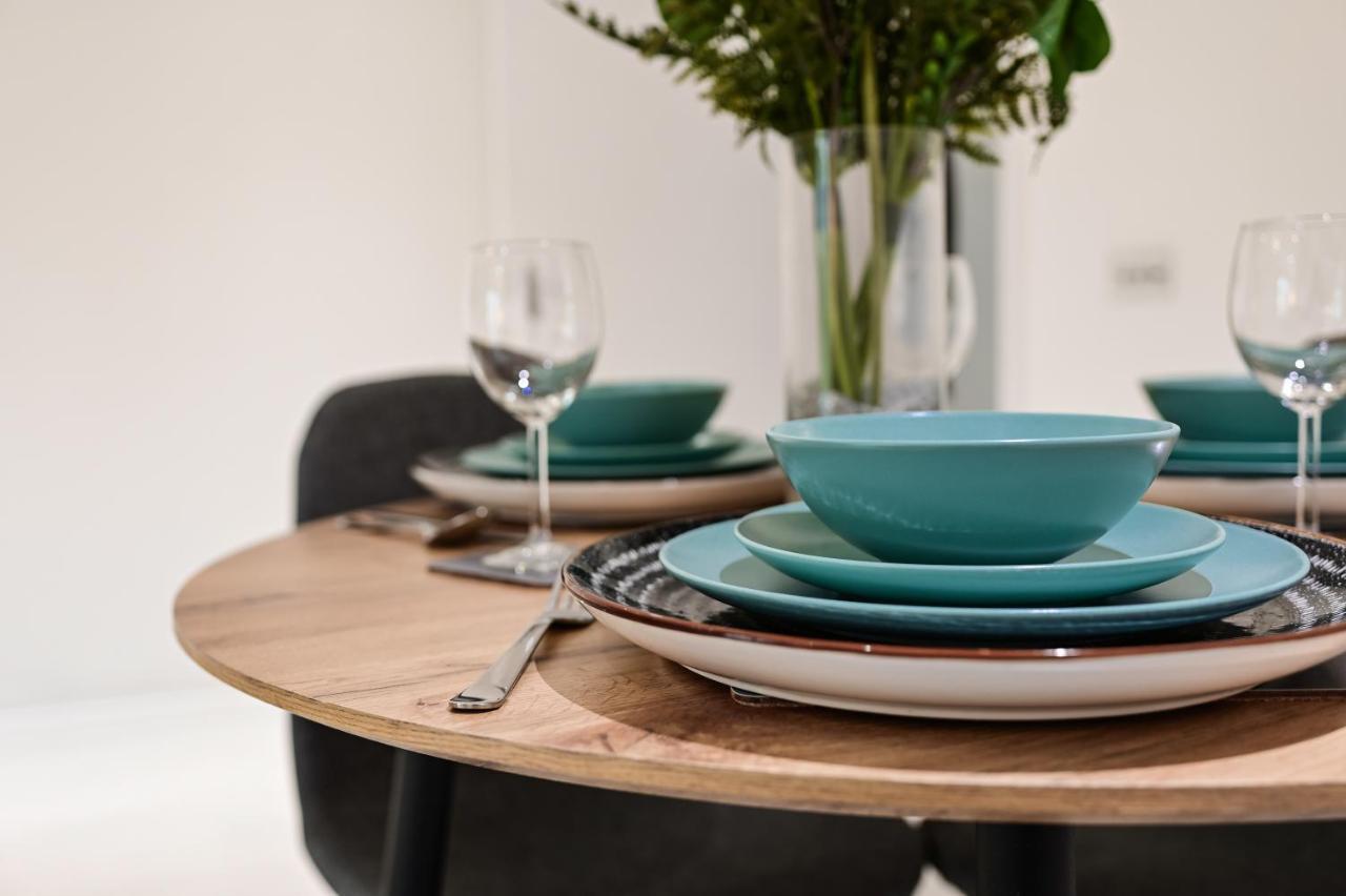 Khayat Homes - The Cosmo - Two Bed Appartement Londres