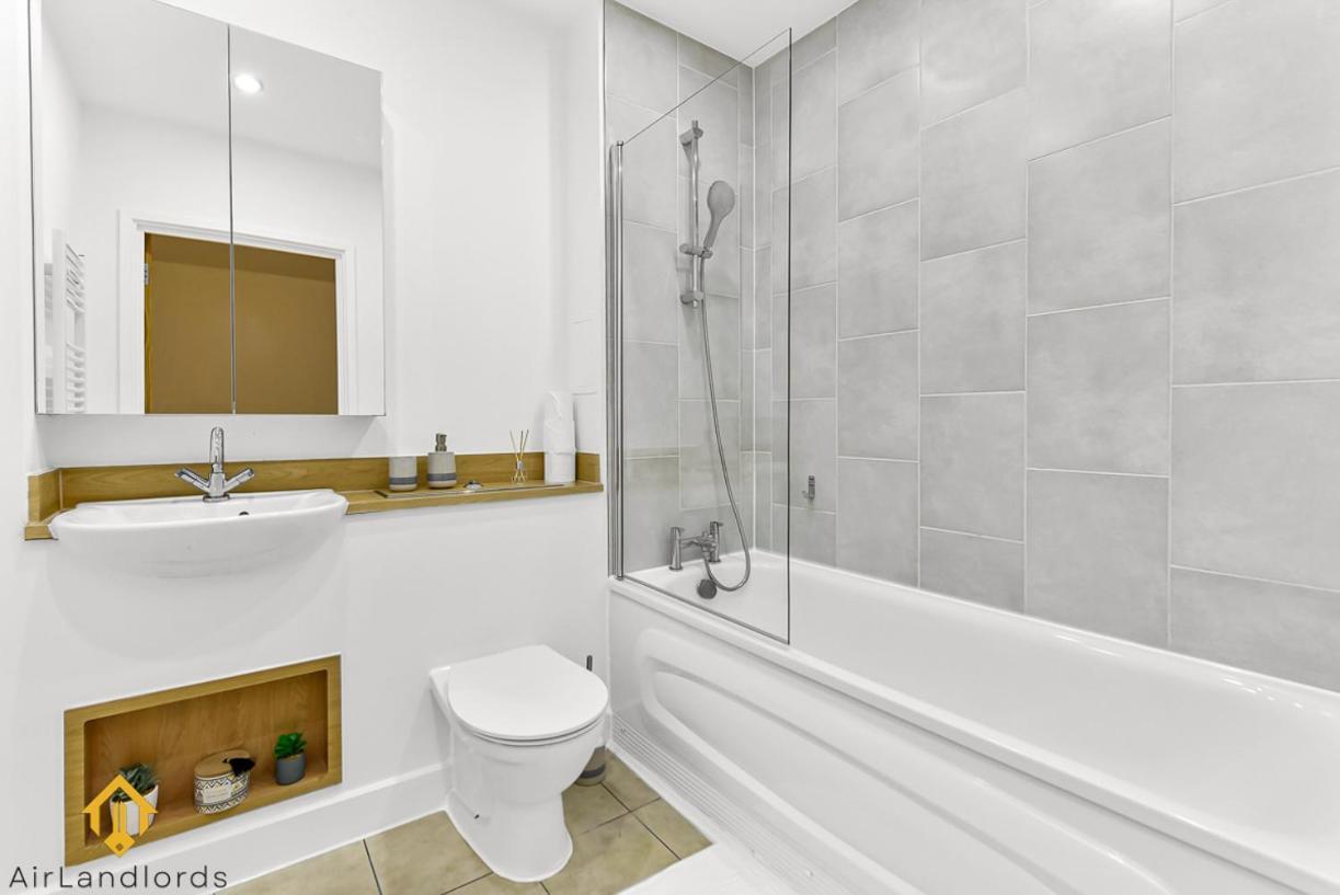 Exclusive 3 Bed 3bath Penthouse Near Canary Wharf Apartamento