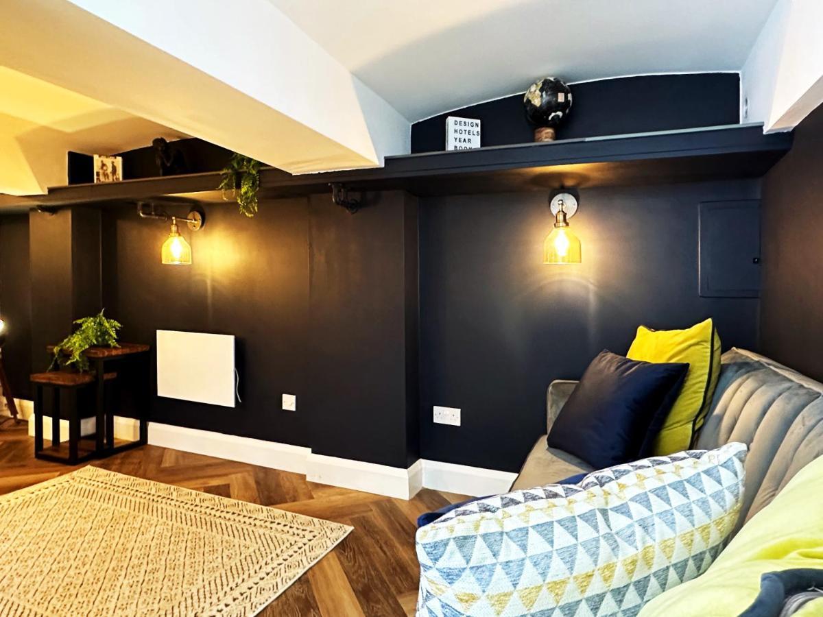 Liam Place Near Hyde Park - 1 Double Bed, 1 Sofa Bed, Spacious Apartment, Private Entrance Appartement
