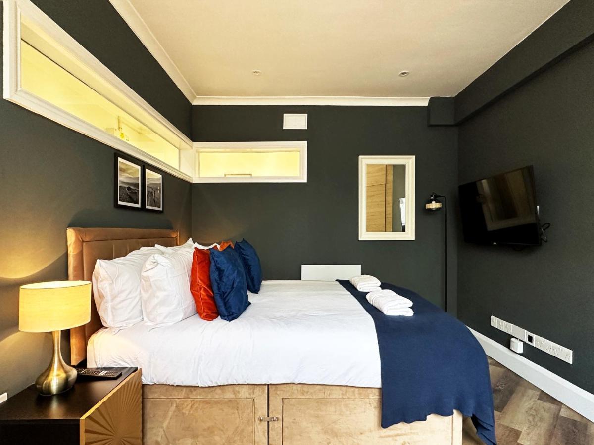 Liam Place Near Hyde Park - 1 Double Bed, 1 Sofa Bed, Spacious Apartment, Private Entrance * Londen