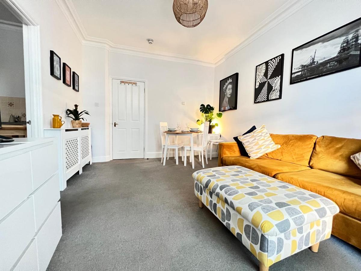 Stylish One-bedroom With Private Patio In Zone 2 Apartamento *