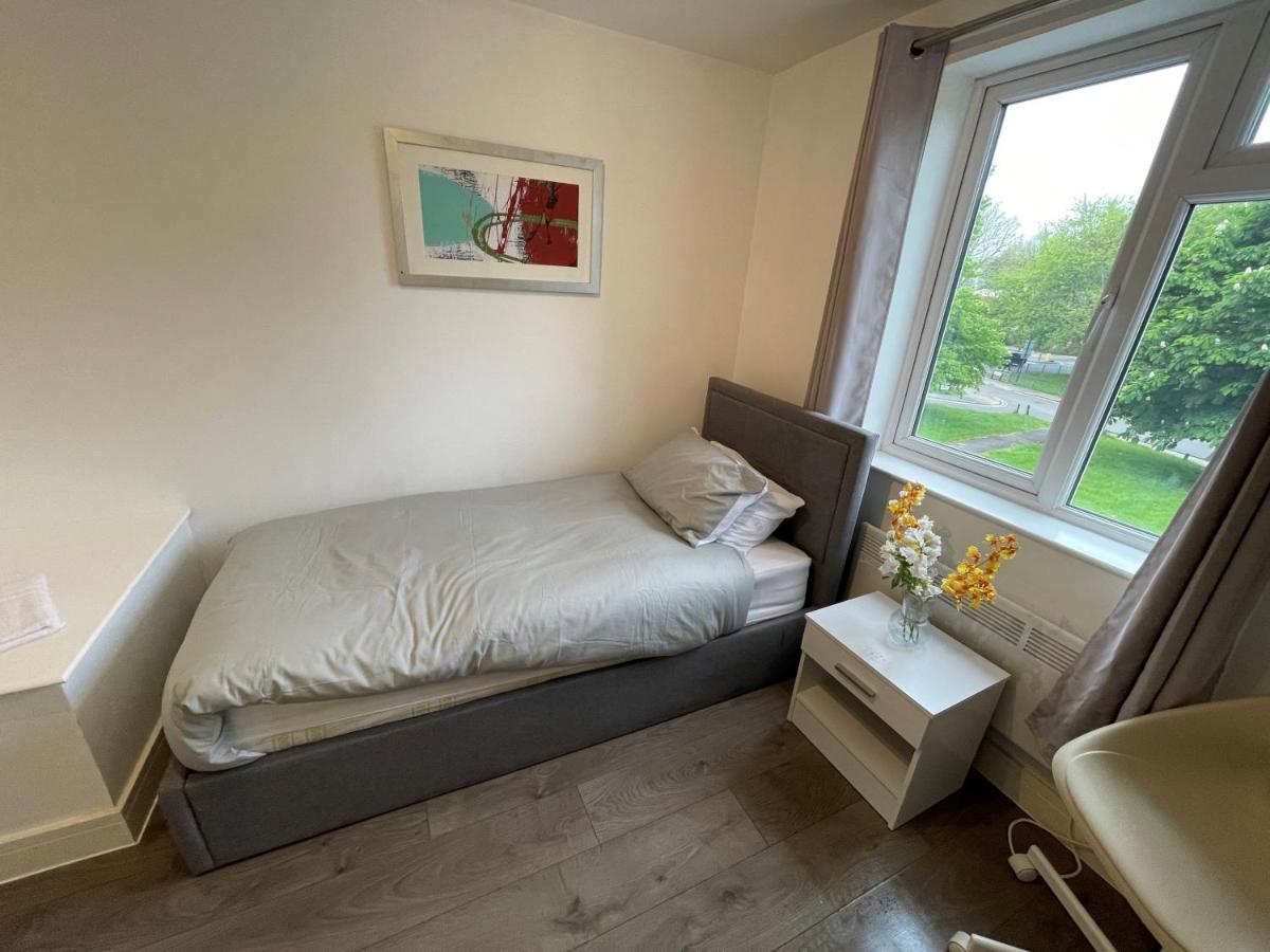 Letzi Private En-suite Near Wembley