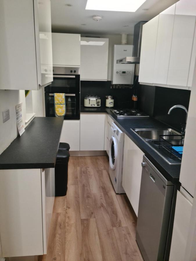Avondale B Apartment