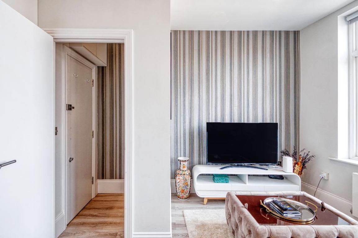 Elegant 1 Bed Apartment- Hampstead Village * London