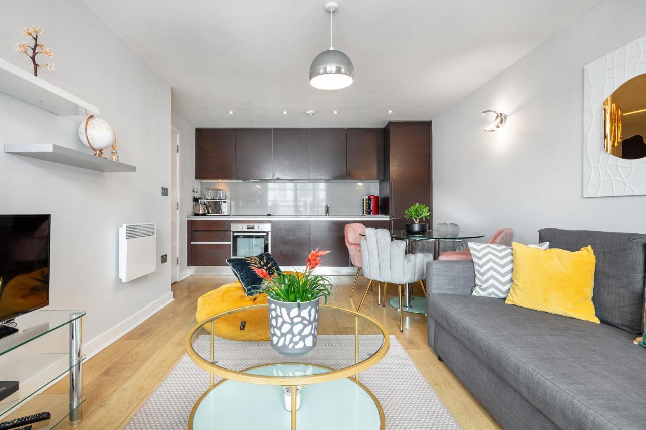 Stunning With Underground Parking! * London