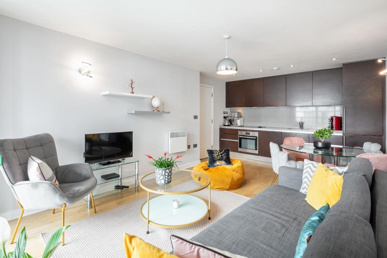Stunning With Underground Parking! * London