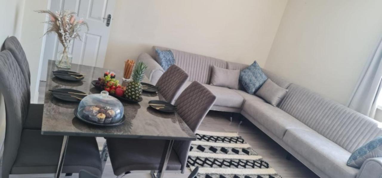 Stylish & Cozy 2-bedroom Flat In Hoxton & Shoreditch London