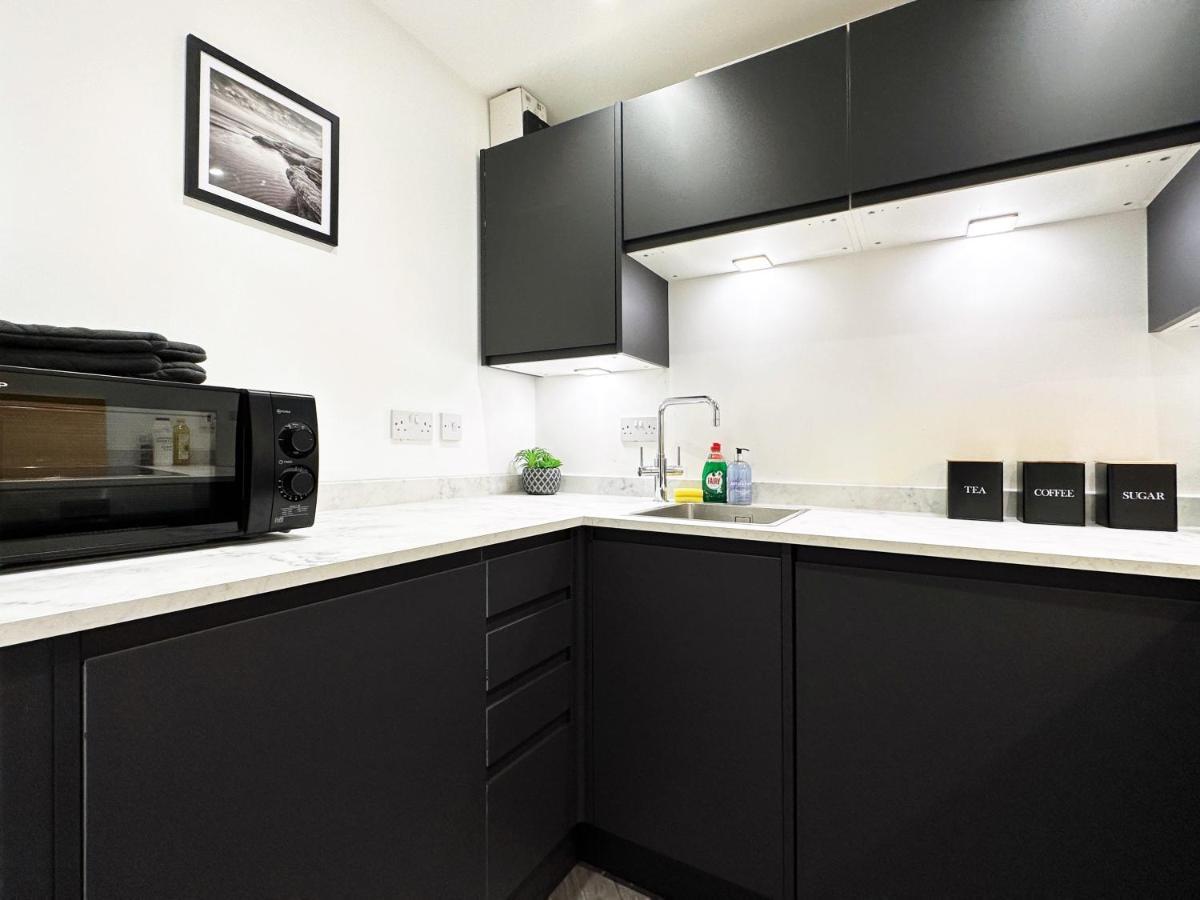 Liam Place Near Hyde Park - 1 Double Bed, 1 Sofa Bed, Spacious Apartment, Private Entrance Londen