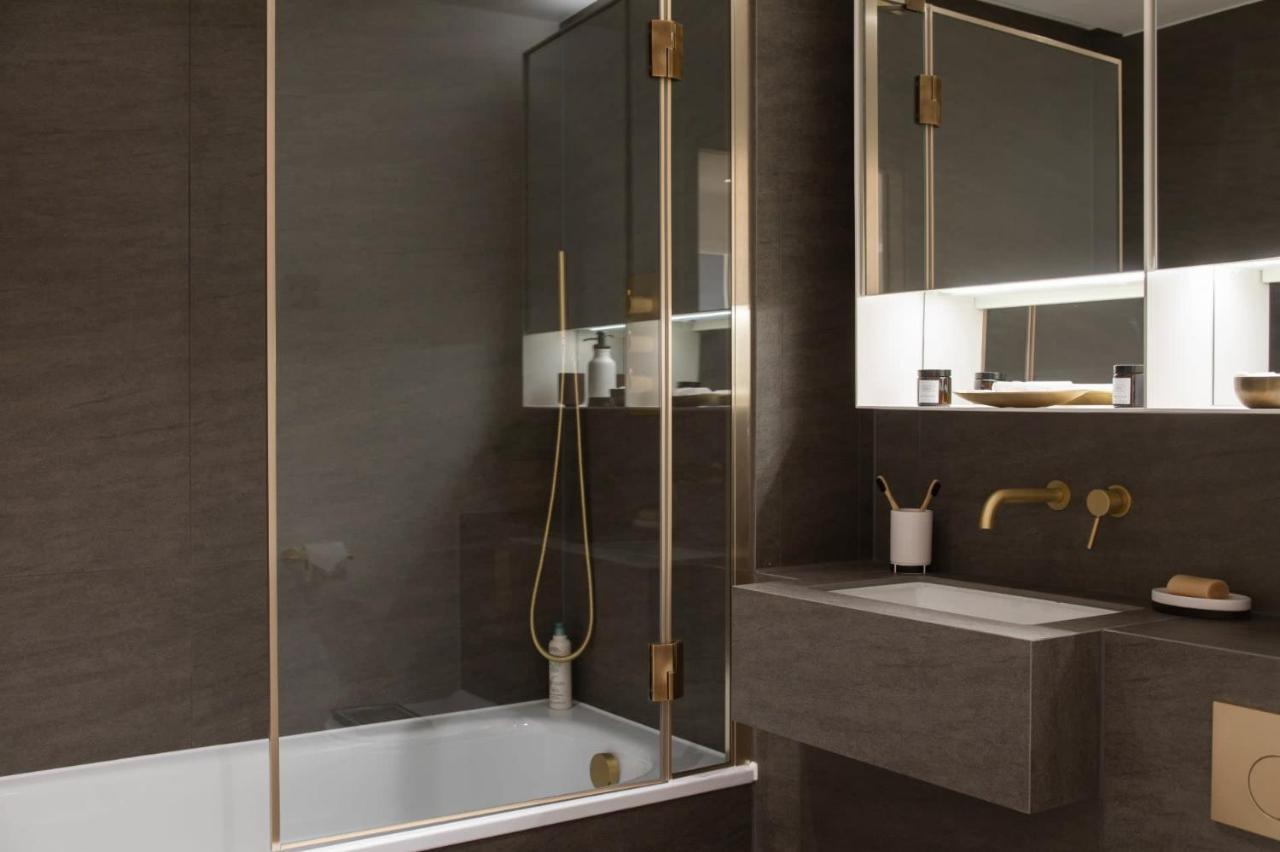 Modern At Enclave Located In Central Apartment