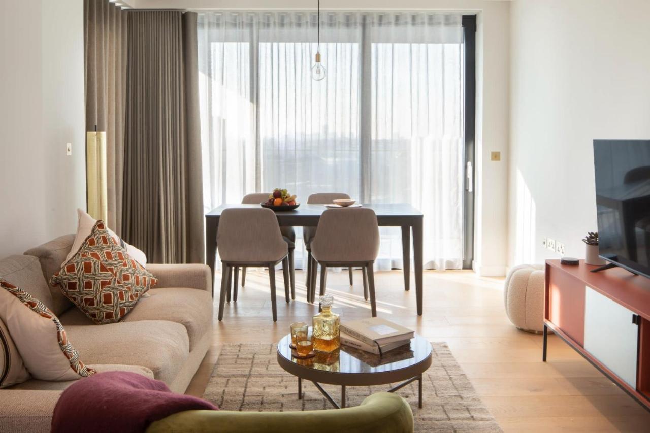 Modern At Enclave Located In Central Apartment
