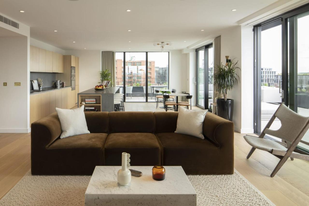 Modern At Enclave Located In Central London